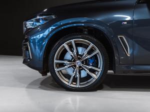 BMW X5 M50i - Image 11
