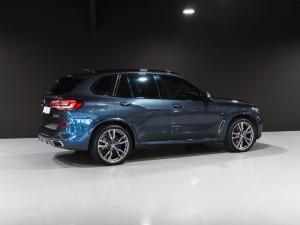 BMW X5 M50i - Image 2