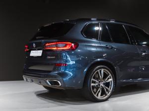 BMW X5 M50i - Image 3