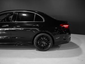 Mercedes-Benz C-Class C43 - Image 17