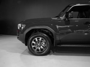 Toyota Land Cruiser Prado 2.8GD VX-R - Image 17