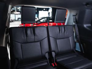 Toyota Land Cruiser Prado 2.8GD VX-R - Image 9