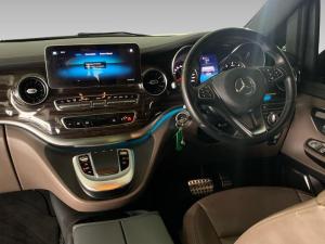 Mercedes-Benz V-Class V300d Avantgarde AMG Line - Image 8