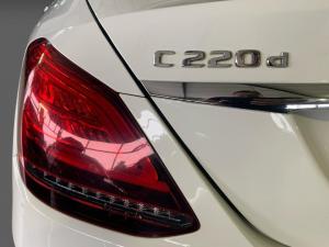 Mercedes-Benz C-Class C220d - Image 18