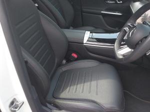 Mercedes-Benz GLC GLC300d 4Matic Avantgarde - Image 13