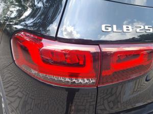 Mercedes-Benz GLB GLB250 Progressive - Image 15