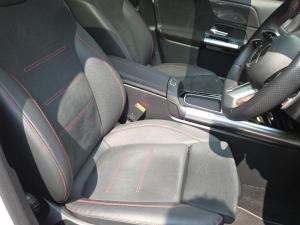Mercedes-Benz GLA GLA200d Progressive - Image 11