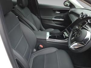 Mercedes-Benz C-Class C220d Avantgarde - Image 11