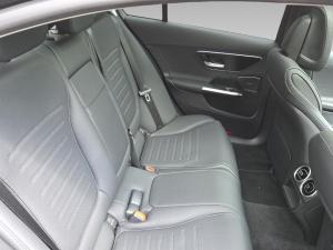 Mercedes-Benz C-Class C200 Avantgarde - Image 12