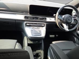 Mercedes-Benz V-Class V300d Exclusive - Image 11