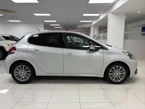 Image Peugeot 208 1.2 Allure