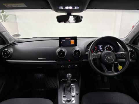 Image Audi A3 sedan 30TFSI