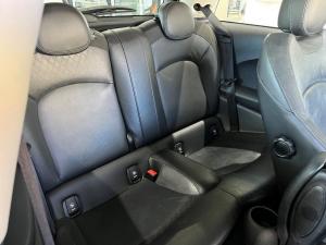 MINI Hatch Cooper Hatch 3-door - Image 10