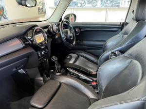 MINI Hatch Cooper Hatch 3-door - Image 3
