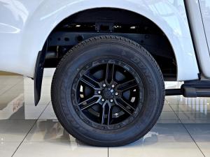 Nissan Navara 2.5DDTi double cab SE manual - Image 13