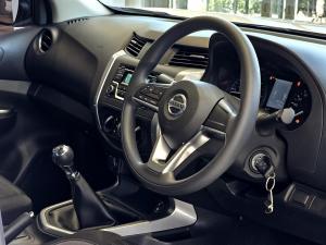 Nissan Navara 2.5DDTi double cab SE manual - Image 17