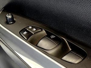 Nissan Navara 2.5DDTi double cab SE manual - Image 22