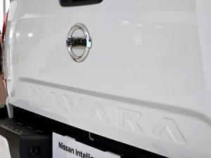 Nissan Navara 2.5DDTi double cab SE manual - Image 8