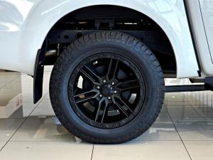 Nissan Navara 2.5DDTi double cab LE Plus - Image 21