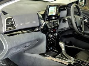 Mahindra XUV 3XO 1.2T AX7L - Image 11
