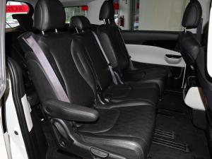 Kia Carnival 2.2CRDi EX+ - Image 12