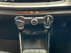 Kia Rio hatch 1.2 LS - Image 12