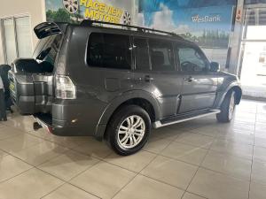 Mitsubishi Pajero 5-door 3.2DI-D GLS - Image 3