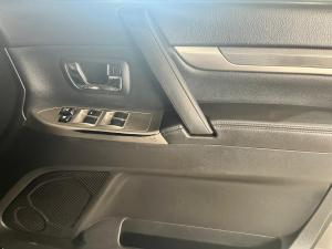 Mitsubishi Pajero 5-door 3.2DI-D GLS - Image 5