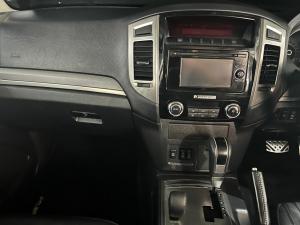 Mitsubishi Pajero 5-door 3.2DI-D GLS - Image 7