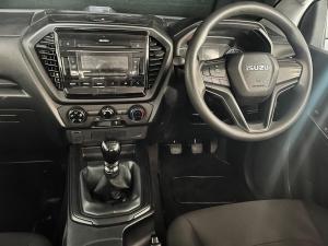 Isuzu D-Max 1.9TD double cab L manual - Image 6