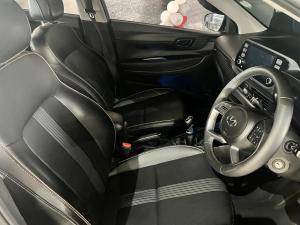 Hyundai i20 1.0T Fluid manual - Image 5