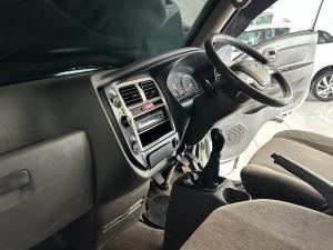 Hyundai H-100 Bakkie 2.6D deck - Image 8