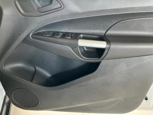 Ford Tourneo Connect 1.0T Trend - Image 10