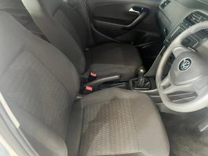 Volkswagen Polo sedan 1.4 Comfortline - Image 10