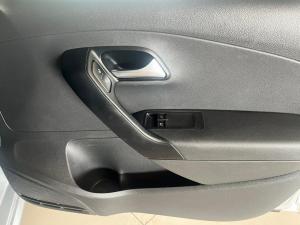 Volkswagen Polo sedan 1.4 Comfortline - Image 5