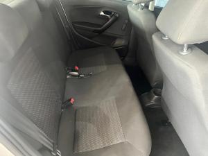 Volkswagen Polo sedan 1.4 Comfortline - Image 6