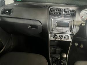 Volkswagen Polo sedan 1.4 Comfortline - Image 7