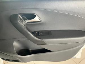 Volkswagen Polo Vivo hatch 1.6 Comfortline auto - Image 9