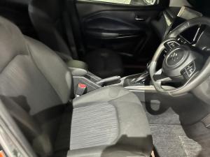 Suzuki Baleno 1.5 GLX auto - Image 7