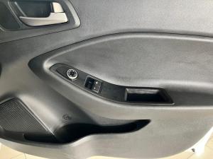Hyundai i20 1.2 Fluid - Image 6