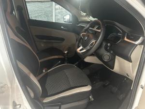 Renault Triber 1.0 Intens manual - Image 6