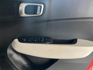 Hyundai Venue 1.2 Premium - Image 9