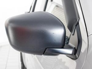 Nissan Navara 2.5DDTi double cab SE Plus auto - Image 11