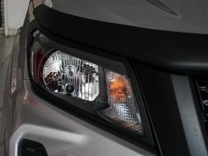 Nissan Navara 2.5DDTi double cab SE Plus auto - Image 9
