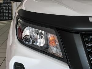 Nissan Navara 2.5DDTi double cab SE Plus auto - Image 14