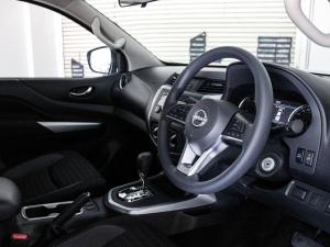 Nissan Navara 2.5DDTi double cab SE Plus auto - Image 17