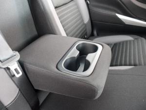 Nissan Navara 2.5DDTi double cab SE Plus auto - Image 22