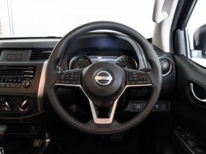 Nissan Navara 2.5DDTi double cab SE Plus auto - Image 7