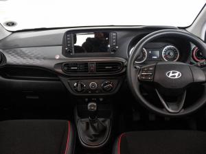 Hyundai Grand i10 1.0 Premium hatch - Image 17