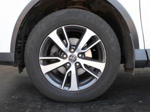 Toyota RAV4 2.0 GX auto - Image 13